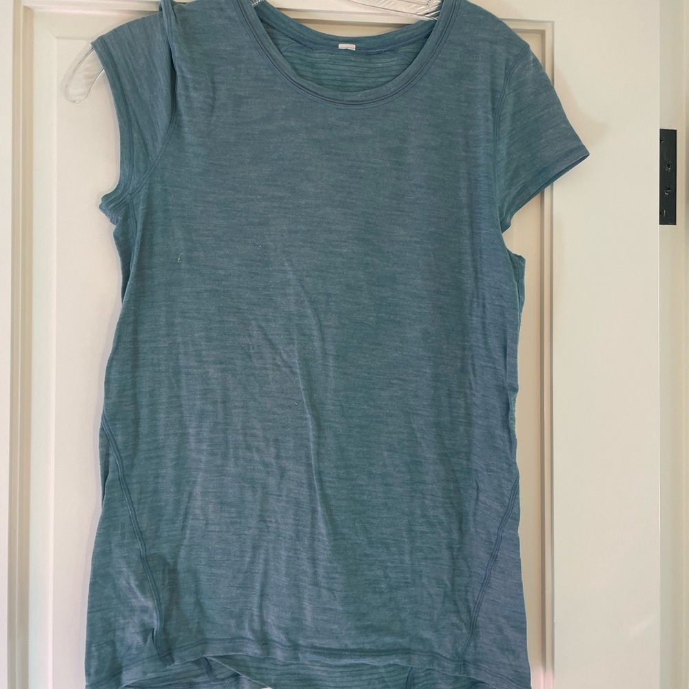 Lululemon blue t shirt